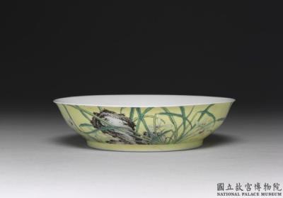 图片[3]-Dish with orchid design on yellow ground in falangcai painted enamels, Qing dynasty, Yongzheng reign (1723-1735)-China Archive